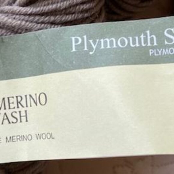 LOT  OF 8 PLYMOUTH SELECT WORSTED MERINO SUPERWASH SKEINS - Picture 2 of 3